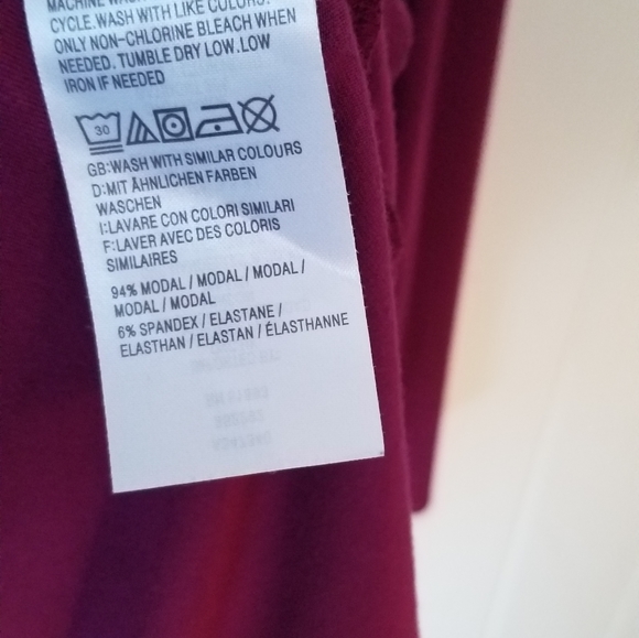 Halston basic top - Picture 6 of 6